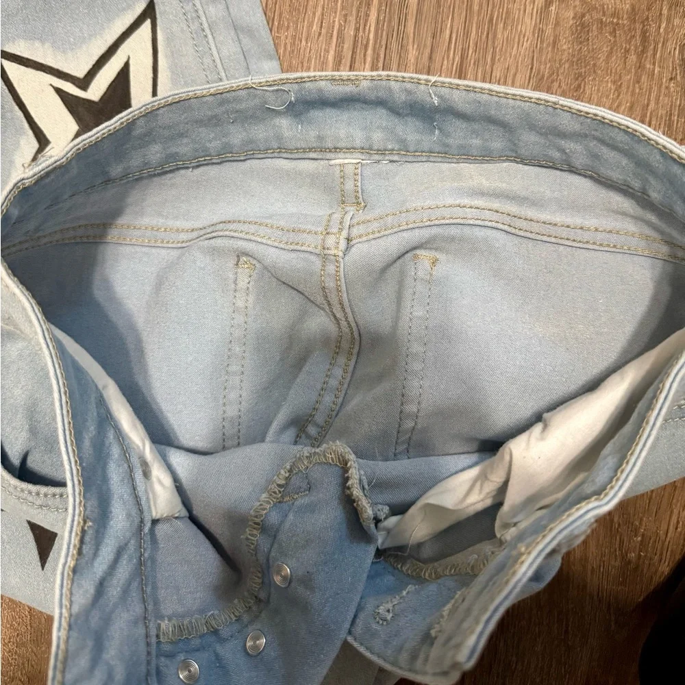 Custom hand-painted jeans - Picture 11 of 13